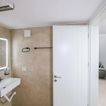 Bluewave Duplex Apartment *