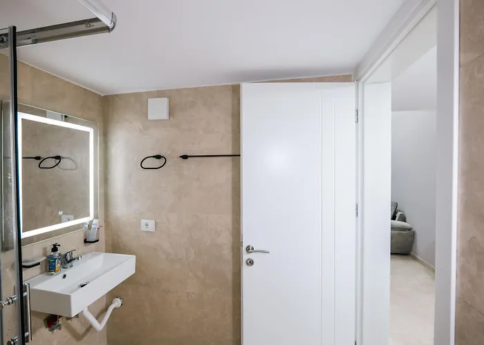 Bluewave Duplex Apartment *